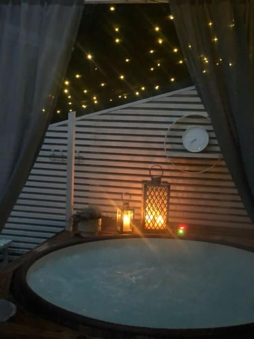 Snowcrystal Home With Jacuzzi And Sauna روفانييمي المظهر الخارجي الصورة