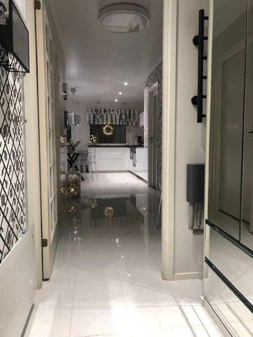 Snowcrystal Home With Jacuzzi And Sauna روفانييمي المظهر الخارجي الصورة